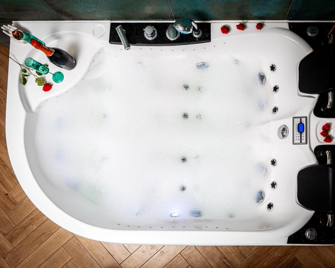 Jacuzzi & Bike Apartment, Kraków Exteriör bild