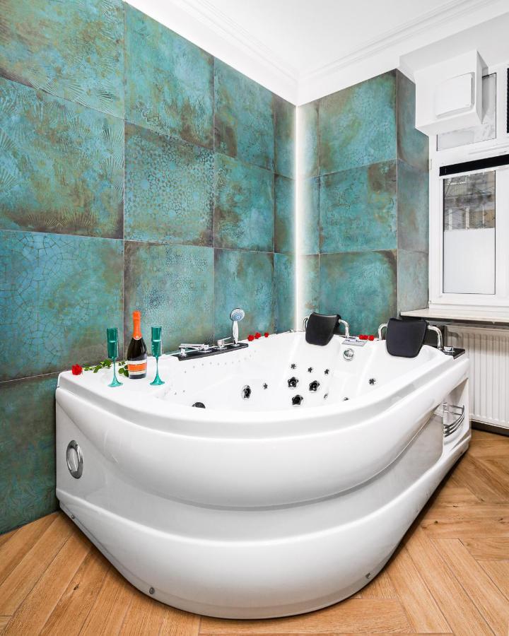 Jacuzzi & Bike Apartment, Kraków Exteriör bild