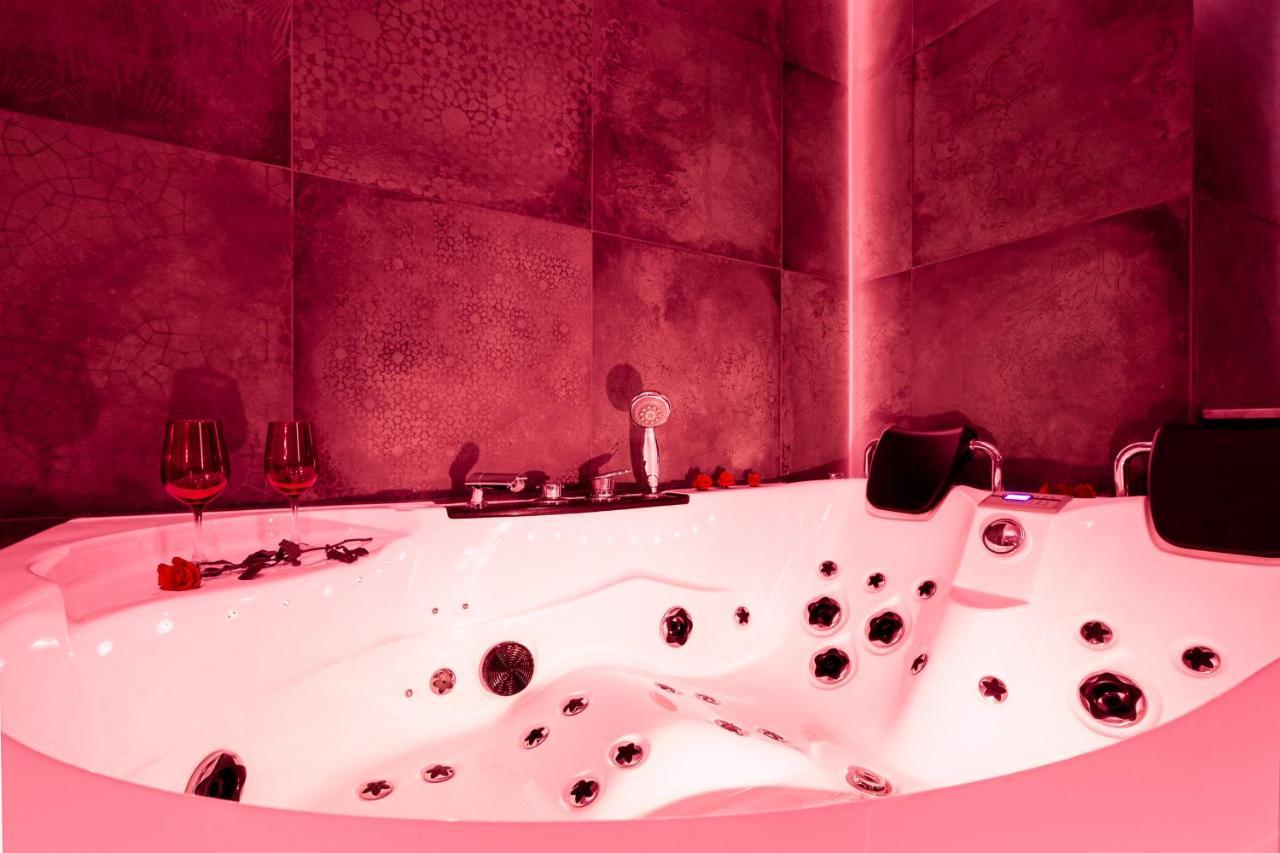 Jacuzzi & Bike Apartment, Kraków Exteriör bild